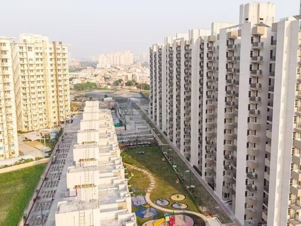 Signature Solera Apartment